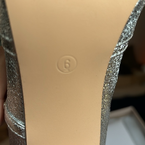 NIB Silver Knee High Boots 6 - Picture 10 of 16